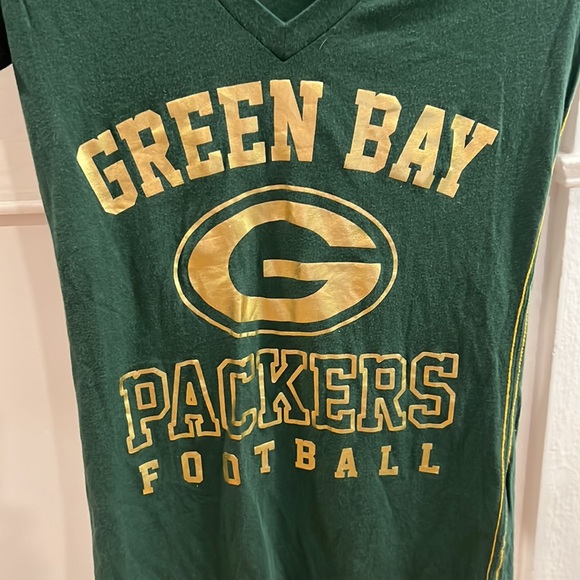 NFL Team Apparel Green Bay Packs Teeshirt - Size Small - Picture 3 of 8